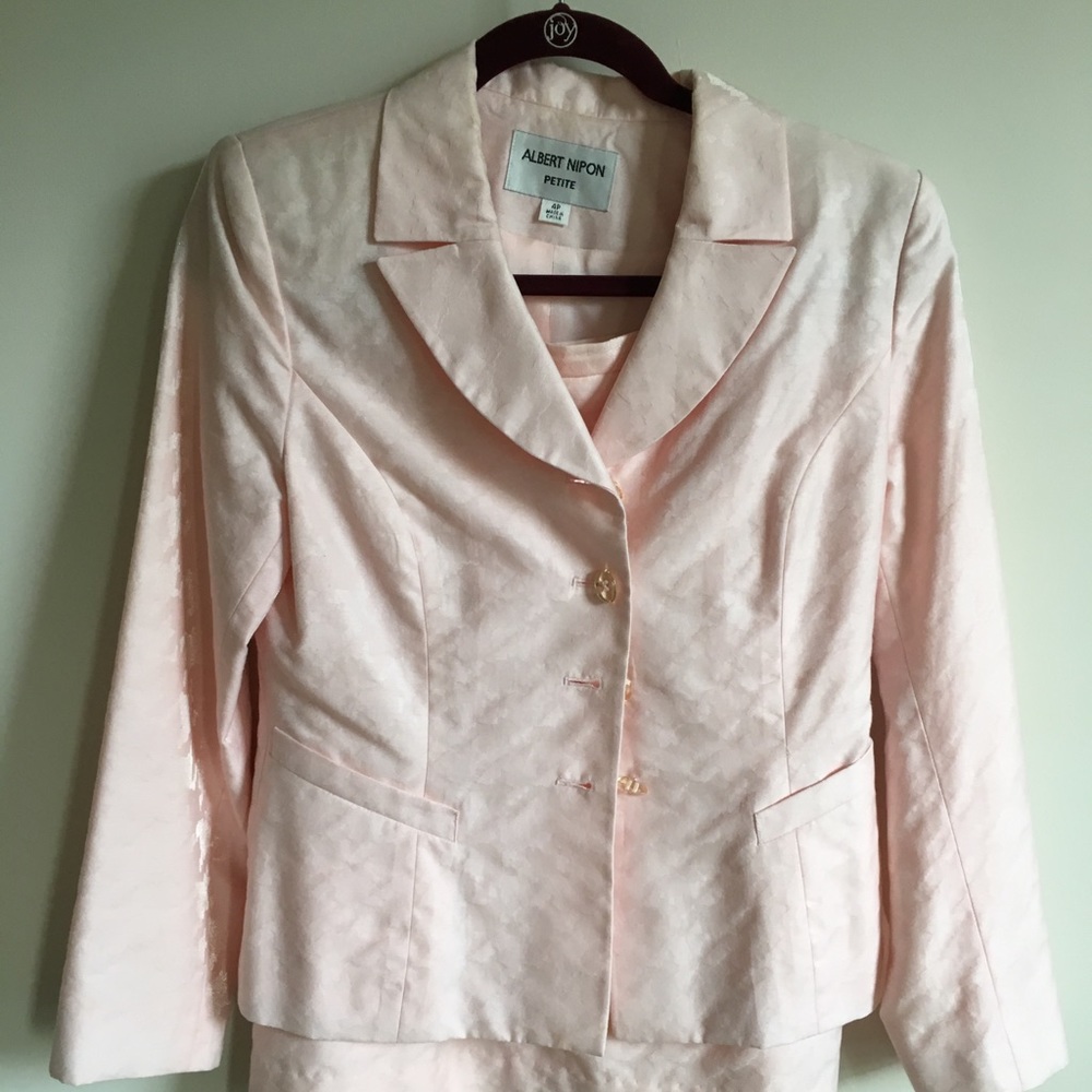 Light pink dress suit